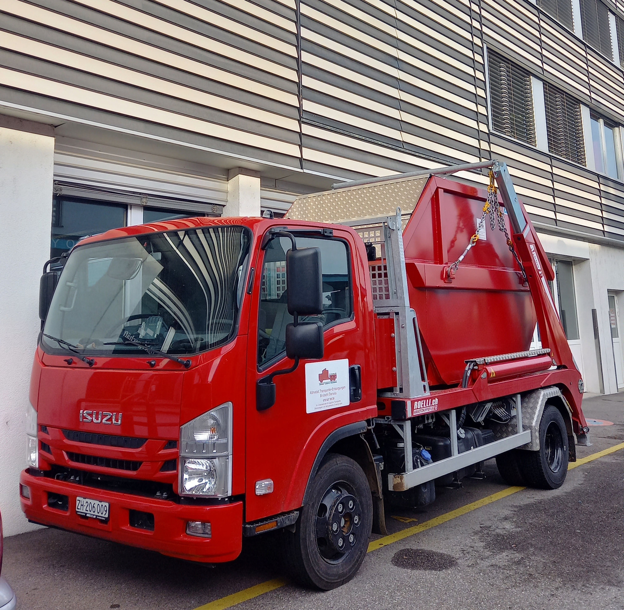 Transporter mit Mulde - Brutschi Recycling